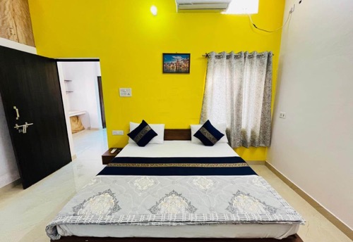 1BHK homestay room in Varanasi
