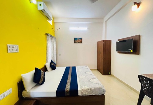 Room 301 — 1BHK Family Studio at Kashi Paradise Stay