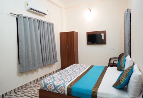 Budget homestay room at Kashi Paradise Stay, Varanasi