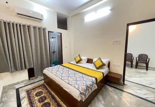 Homestay room suited for groups in Varanasi