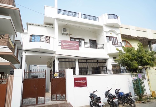 Front view of Kashi Paradise Stay, a homestay in Varanasi